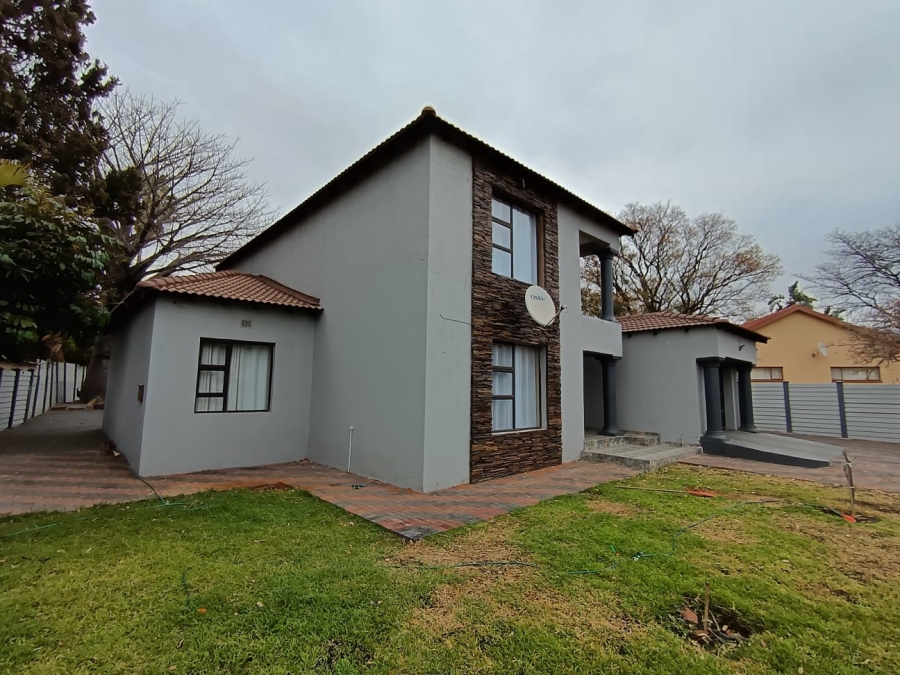 4 Bedroom Property for Sale in Geelhoutpark North West
